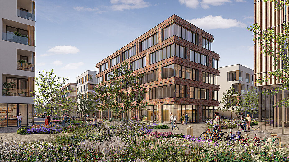 Mehrstöckiges Bürogebäude aus rotem Backstein mit großen Fenstern, umgeben von bepflanztem Innenhof und mehreren Personen auf Wegen und Sitzgelegenheiten.